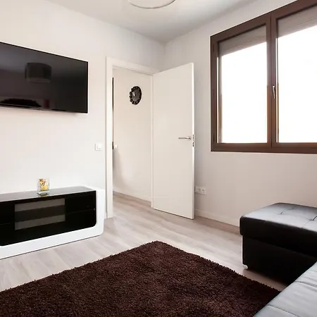 Apbcn Eixample Center *