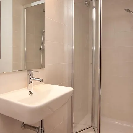 Apbcn Eixample Center *